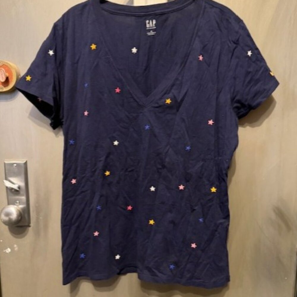 GAP Vintage Embroidered Star V-Neck T-Shirt - NWOT - Picture 4 of 16